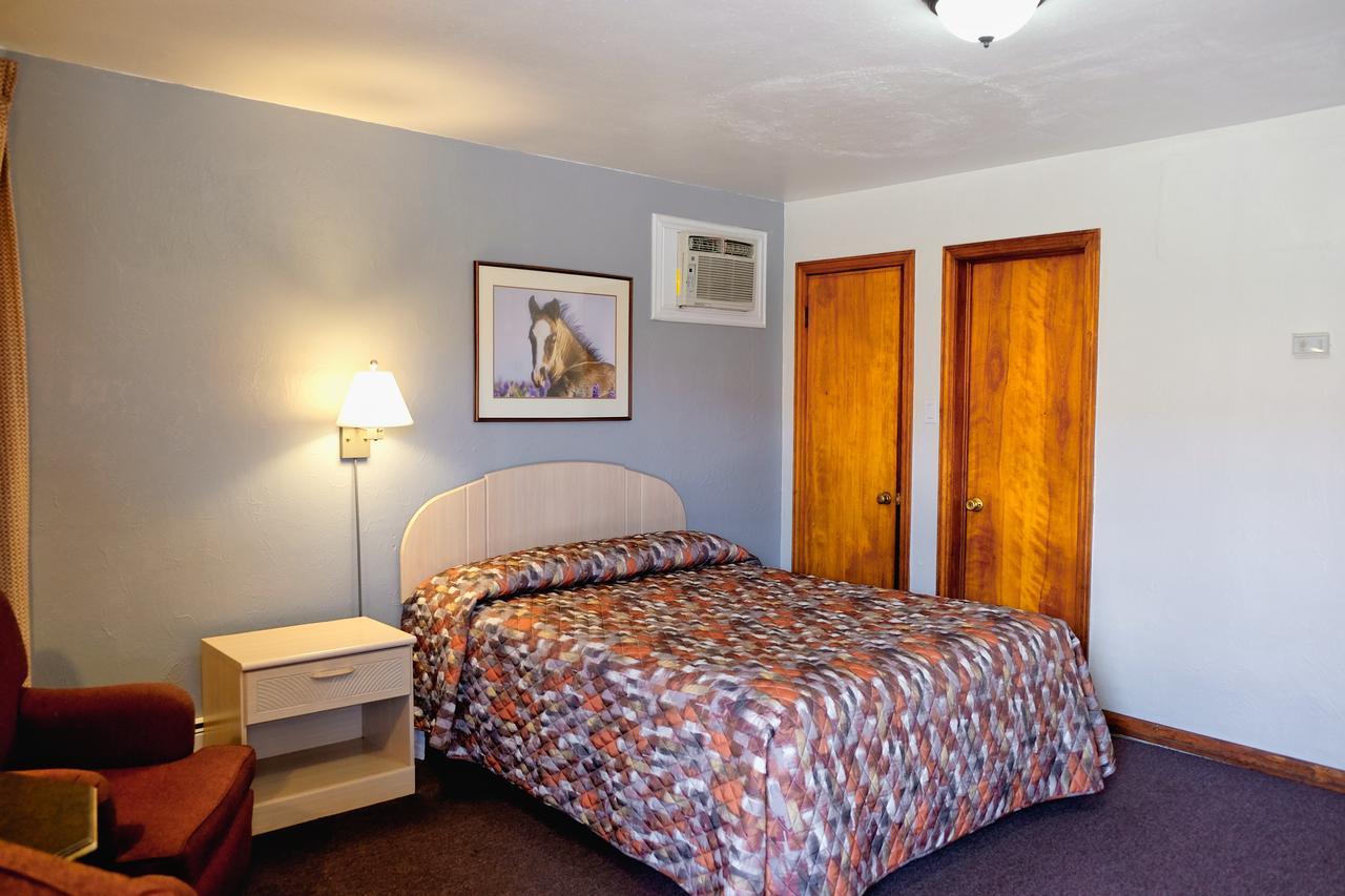 Stagecoach Motel Колорадо-Спрингс Экстерьер фото